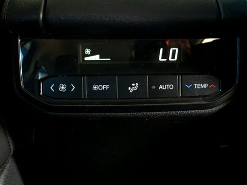 Used 2024 Toyota Highlander Limited AWD/4WD image 67