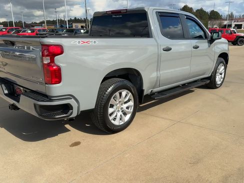 Certified 2025 Chevrolet Silverado 1500 Custom image 9