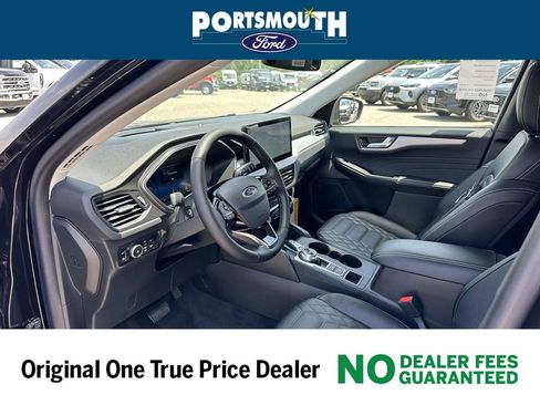 New 2024 Ford Escape SE w/ PHEV Premium Package image 2