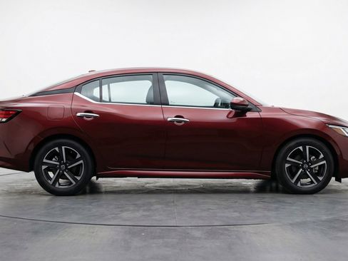 Used 2025 Nissan Sentra SV image 11