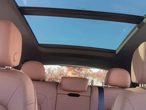 Used 2023 Audi Q5 Premium w/ Convenience Package image 13