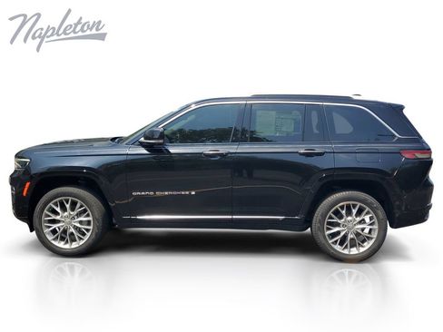 Used 2022 Jeep Grand Cherokee Summit AWD/4WD image 2