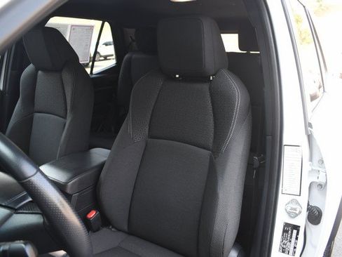Certified 2025 Toyota 4Runner SR5 AWD/4WD image 17