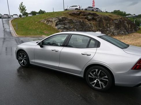 Used 2024 Volvo S60 B5 Core w/ Climate Package FWD image 11
