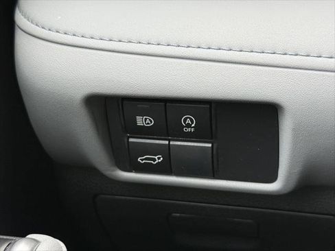 Certified 2023 Toyota Highlander XLE image 21