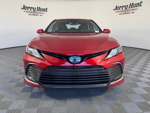 Used 2024 Toyota Camry XLE w/ Navigation Package FWD image 5