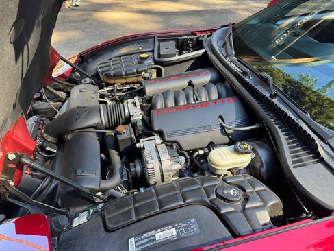 Used 2002 Chevrolet Corvette Coupe w/ Preferred Equipment Group1 RWD image 37