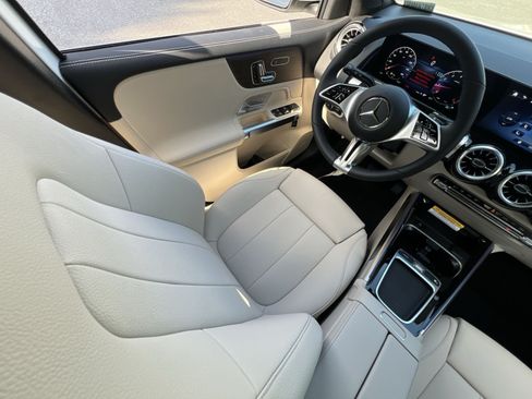 New 2026 Mercedes-Benz GLB 250 4MATIC image 16