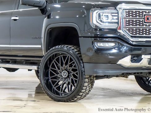 Used 2018 GMC Sierra 1500 Denali AWD/4WD image 3