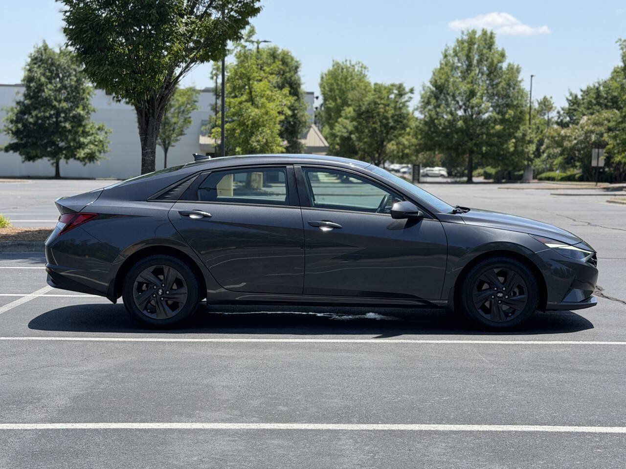 Used 2022 Hyundai Elantra SEL FWD image 8