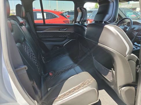 Used 2022 Jeep Grand Cherokee Summit AWD/4WD image 43