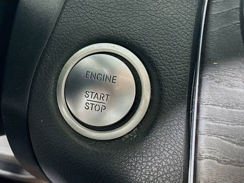 Used 2017 Mercedes-Benz C 300 4MATIC Sedan image 19