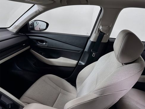 Used 2025 Honda Accord SE image 16