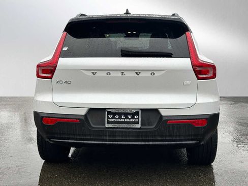 Certified 2023 Volvo XC40 Recharge Ultimate image 4