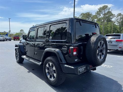 Used 2020 Jeep Wrangler Unlimited Sahara AWD/4WD image 6
