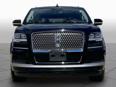 Used 2022 Lincoln Navigator Reserve AWD/4WD image 4