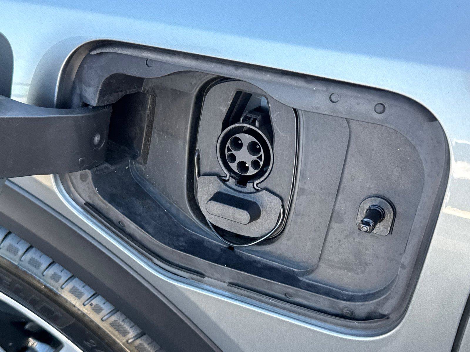 Used 2025 Chevrolet Equinox EV LT FWD image 9
