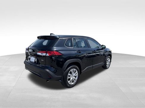 Used 2025 Toyota Corolla Cross L AWD/4WD image 6