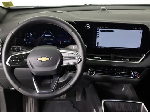 Used 2026 Chevrolet Equinox LT w/ LPO, Floor Liner Package FWD image 19
