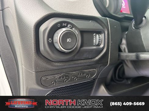 Used 2024 Jeep Wrangler Willys image 7