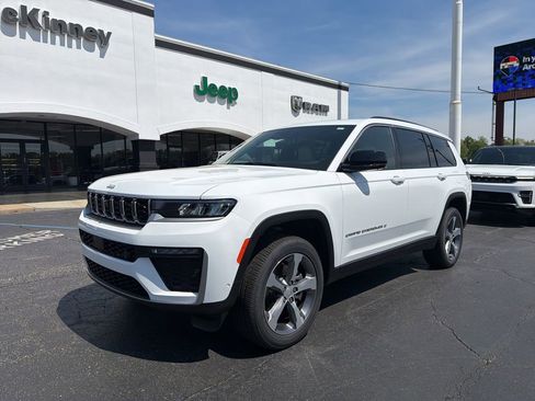 New 2026 Jeep Grand Cherokee L Limited w/ Luxury Tech Group II AWD/4WD image 2