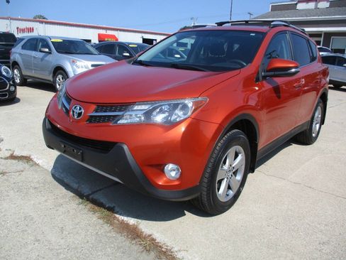 Used 2015 Toyota RAV4 XLE AWD/4WD image 2