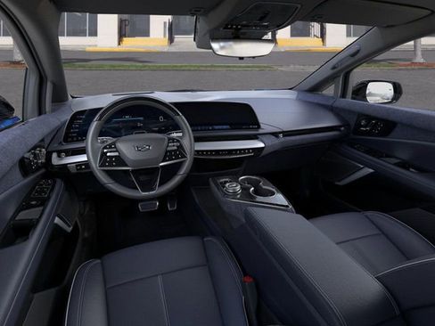 New 2025 Cadillac Optiq Luxury 2 image 15