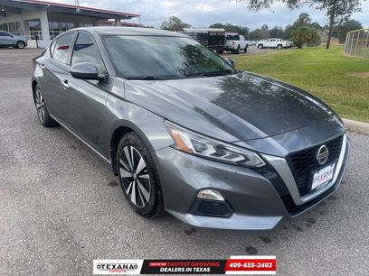 Used 2022 Nissan Altima 2.5 SV