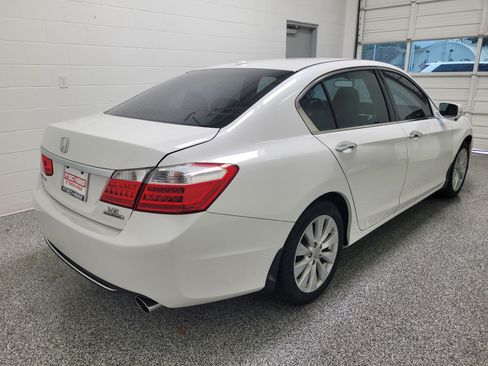 Used 2014 Honda Accord Touring image 4