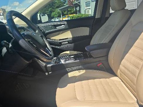 Used 2020 Ford Edge SEL w/ Convenience Package FWD image 7