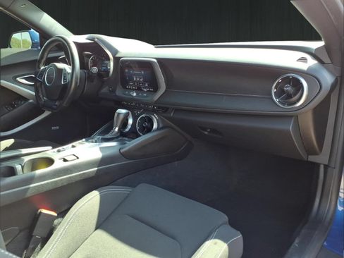 Used 2023 Chevrolet Camaro LT w/ Technology Package RWD image 17