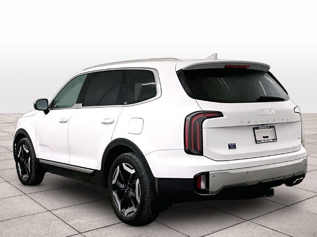 Used 2024 Kia Telluride EX w/ EX Captain's Chair Package AWD/4WD image 10