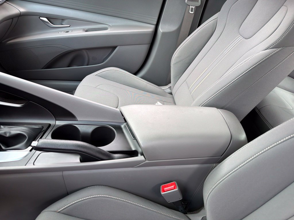Certified 2024 Hyundai Elantra SEL FWD image 18
