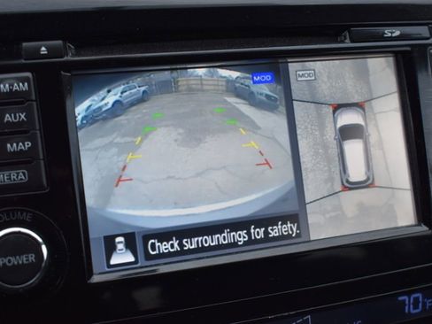 Used 2016 Nissan Rogue SV w/ SV Premium Package image 12