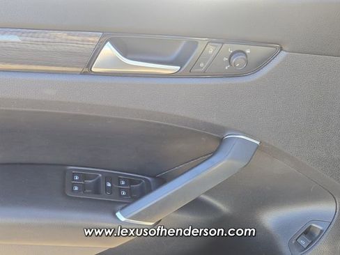 Used 2020 Volkswagen Passat 2.0T R-Line FWD image 21