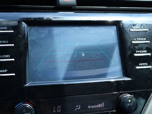 Used 2019 Toyota Camry SE image 27