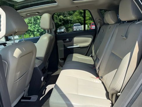 Used 2013 Ford Edge SEL FWD image 21