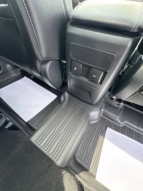 Used 2023 Ford Explorer XLT w/ Equipment Group 202A AWD/4WD image 23