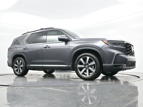 Used 2025 Honda Pilot Elite image 42