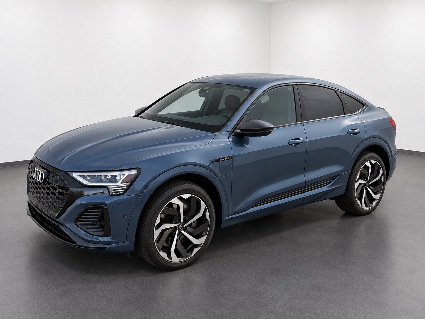 Used 2024 Audi Q8 e-tron Premium Plus w/ Premium Plus Package AWD/4WD image 3