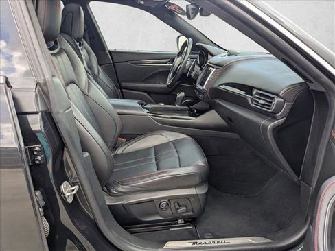 Used 2017 Maserati Levante w/ Sport Package image 21