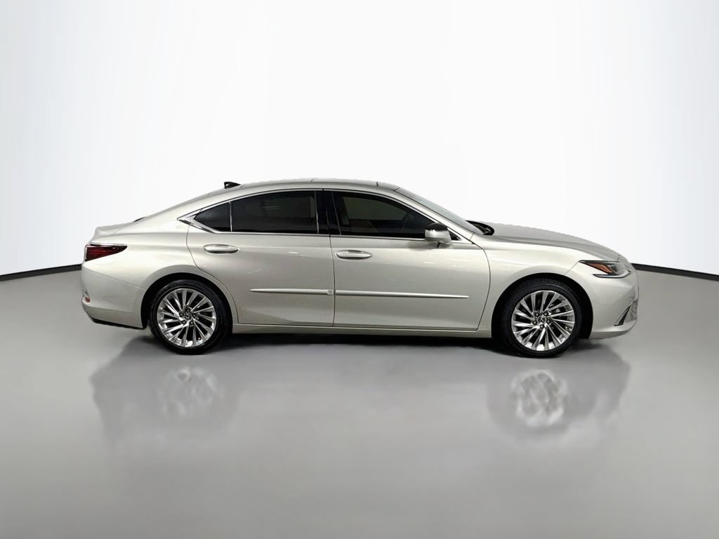 Certified 2021 Lexus ES 350 Ultra Luxury w/ Accessory Package 2 FWD image 4