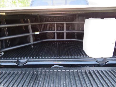 Used 2018 Nissan Frontier SV image 4