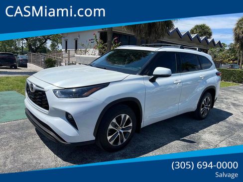 Used 2022 Toyota Highlander XLE image 1