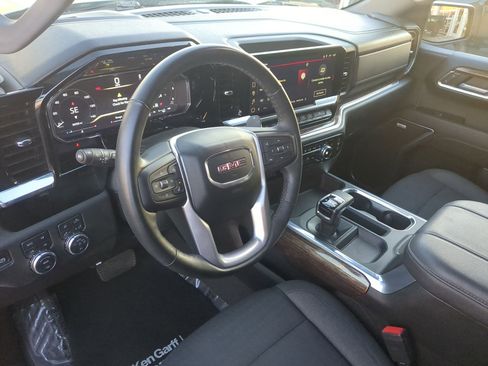 Used 2023 GMC Sierra 1500 Elevation w/ Preferred Package image 16