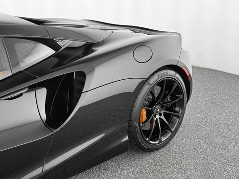 New 2025 McLaren Artura image 47