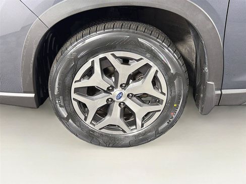 Used 2023 Subaru Forester Premium AWD/4WD image 31