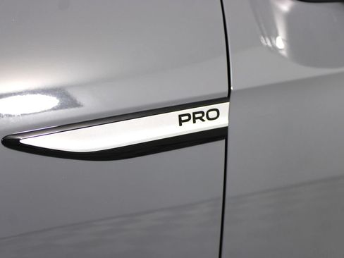 Used 2023 Volkswagen ID.4 Pro RWD image 40