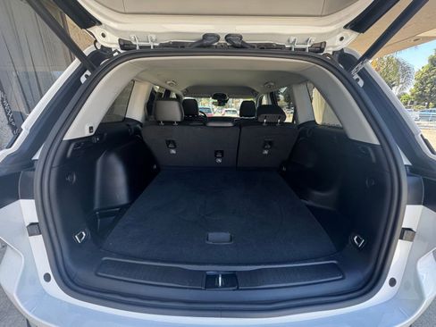 Used 2024 Jeep Grand Cherokee Limited image 31