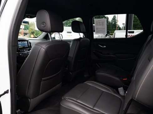 Used 2023 Chevrolet Traverse LT image 20